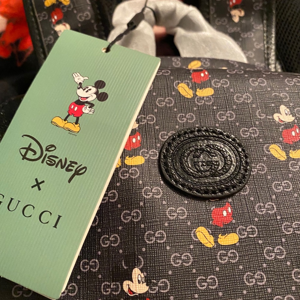 Mickey Mouse - Picture 3 of 9